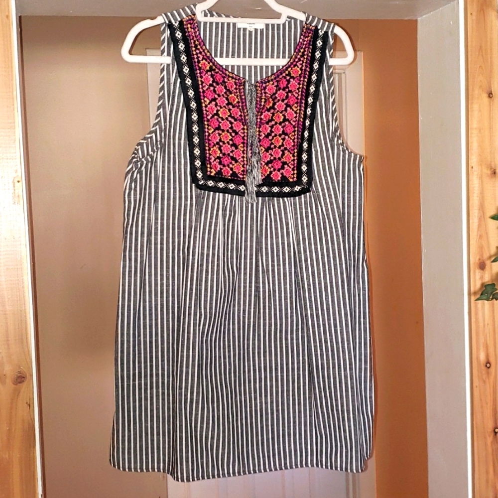 Sun Dress Entro Size Large Dark Grey/White pin stripe with Pink top